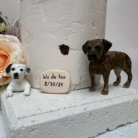 Selecting the style and size of a custom pet cake topper for your wedding