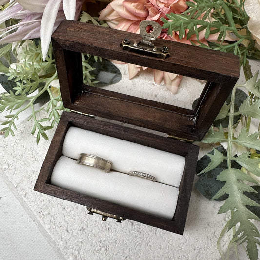 Cufflinks or double ring timber gift box