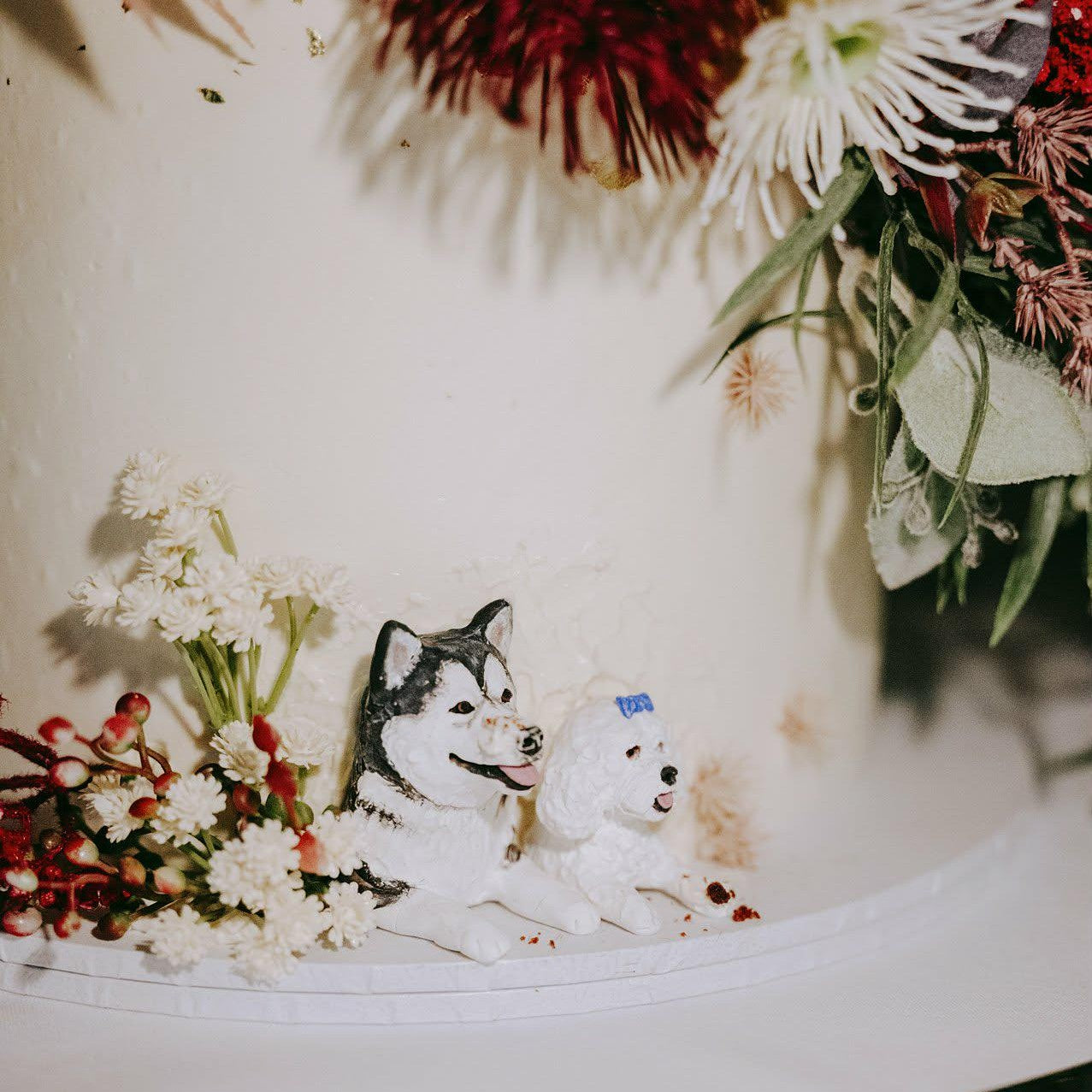 Peeking custom pet wedding cake topper